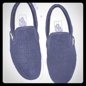 Women’s 7.5 slip on shoes